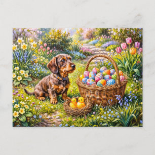 Postal Teckel sentado con cesta de Pascua en el jardín