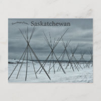 Teepees que conducen a Wanuskewin Saskatchewan
