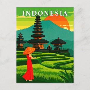 Postal Templo al atardecer en Indonesia y terrazas de arr