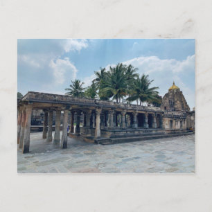 Postal Templo de piedra en Belur, Karnataka, India