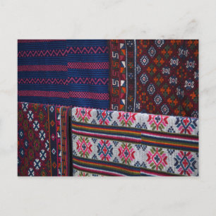 Postal Textiles Coloridos de Bután