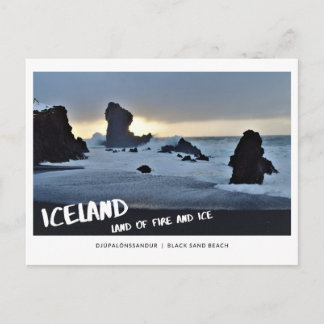 Postal Tierra de fuego y playa de arena negra de ISLANDIA