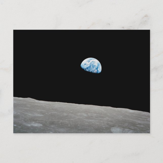 Postal Tierra elevándose sobre el horizonte lunar. (Anverso)