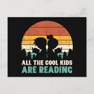 Postal Todos los niños están leyendo el libro de lectura