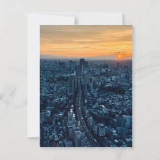 Postal Tokyo Skyline bei Sonnenuntergang Urban City