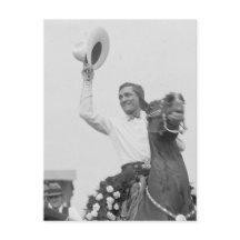 Tom Mix agita su sombrero