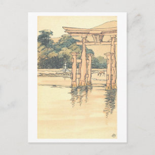 Postal Torii antiguo en el santuario de Itsukushima (Japó