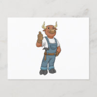 Toro como hombre de las herramientas con martillo