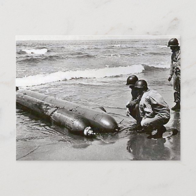 Postal Torpedos de la Segunda Guerra Mundial en la playa, (Anverso)