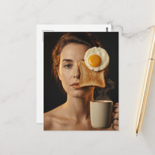 Postal Tostada de desayuno surrealista mujer con huevo y