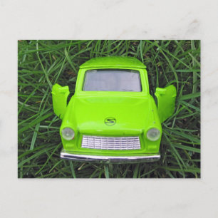 Postal Trabi en la hierba