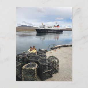 Postal Transbordador Calmac que navega hacia Islay en Esc