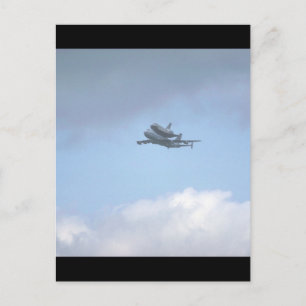 Postal Transporte "Discovery" cerca de Aviones Militares