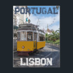 Postal Tranvía amarillo retro en la calle en Lisboa, Port<br><div class="desc">Tranvía amarillo retro en la calle en Lisboa,  Portugal</div>
