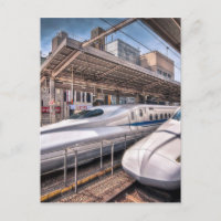 Trenes japoneses de bala en la estación de Tokio