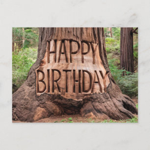 Postal tronco de árbol tallado con feliz cumpleaños