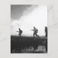 Tropas del ejército vietnamita en combate