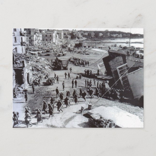 Postal Tropas desembarcando de la Segunda Guerra Mundial, (Anverso)