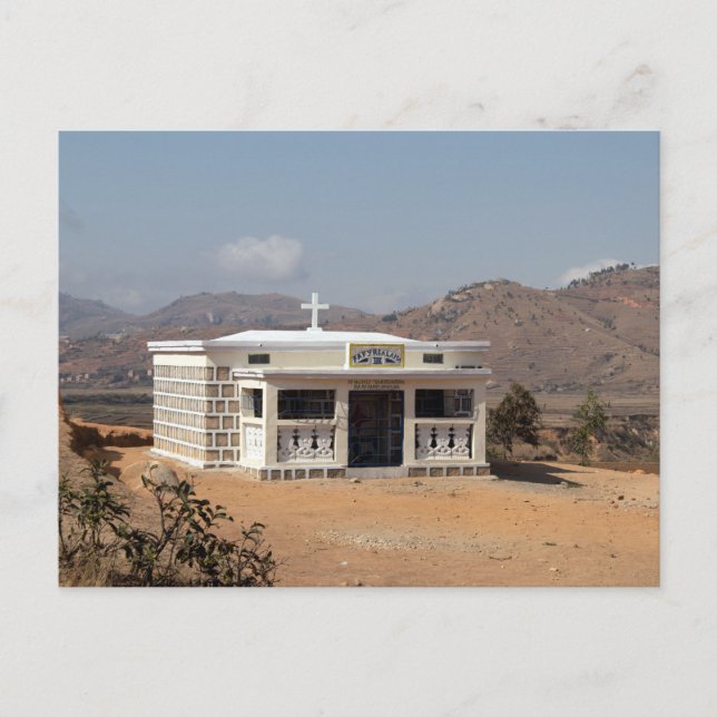 Postal Tumba del pueblo de las tierras altas, Madagascar (Anverso)