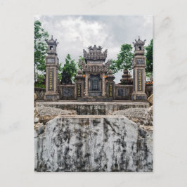 Postal Tumba en el cementerio de la Hué, Vietnam