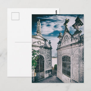 Postal Tumbas en un cementerio católico en Crato, Portale