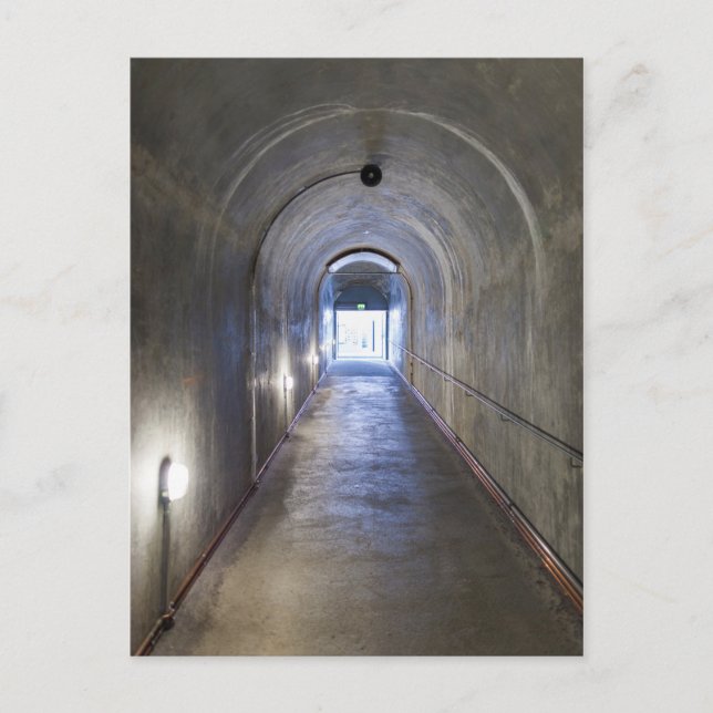 Postal Túnel de hormigón en un búnker nazi (Anverso)
