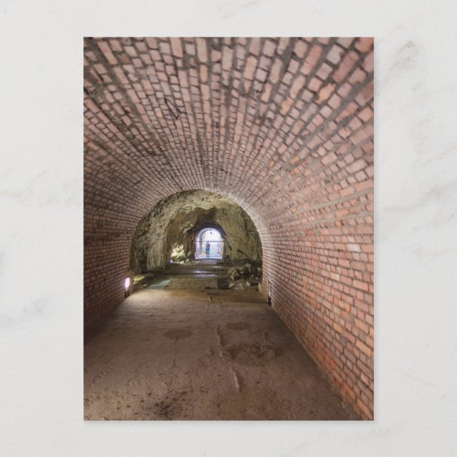 Postal Túnel de ladrillo en un búnker militar (Anverso)