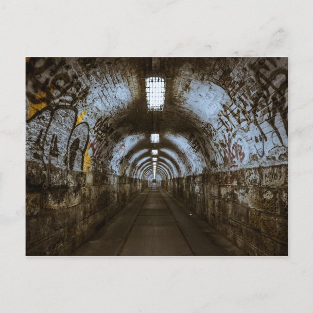 Postal Túnel subterráneo oscuro (Anverso)