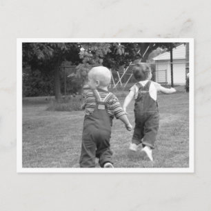 Postal Twin Toddlers en juego