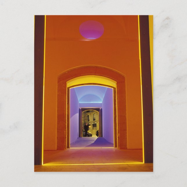 Postal UE, España, Barcelona. Puerta iluminada cerca de P (Anverso)