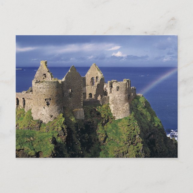 Postal Un arco iris golpea el Castillo de Dunluce medieva (Anverso)
