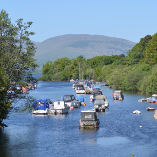 Postal Un atardecer dorado sobre el paseo marítimo de St