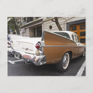 Postal Un auto Studebaker Silver Hawk Classic estacionado