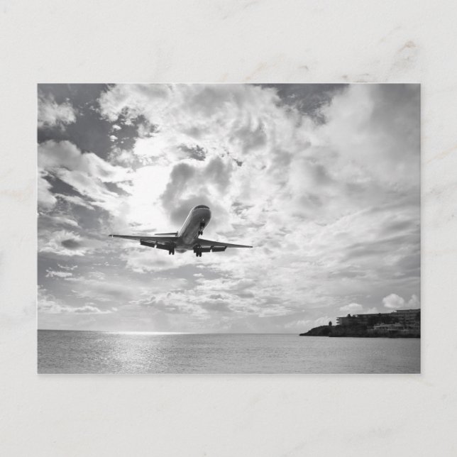 Postal Un avión llega para aterrizar en Princess (Anverso)