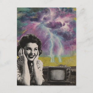 Postal Un collage electrizante de estilo retro de una muj