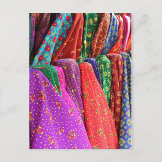 Postal Un día en el mercado de la tela