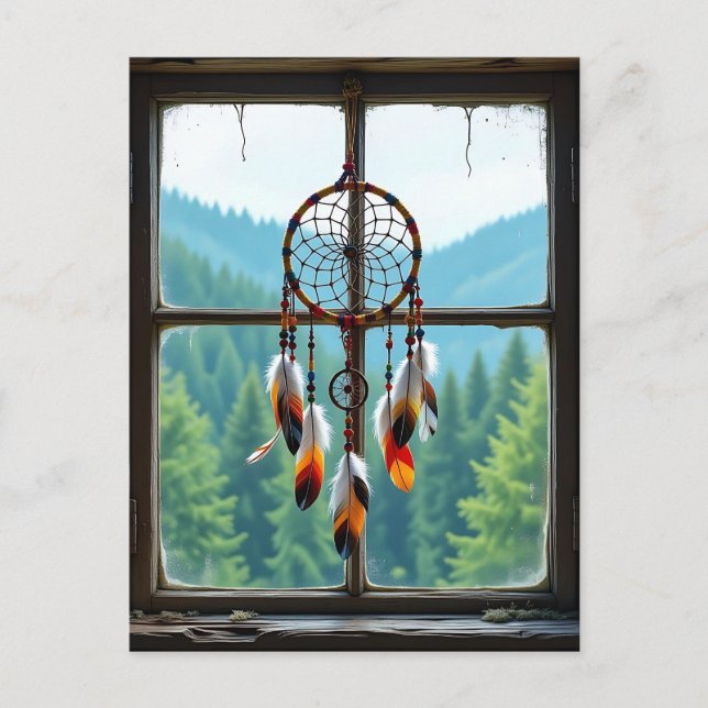 Postal Un Dreamcatcher en una ventana con vistas a las mo (Anverso)