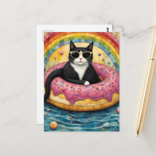 Postal Un gato de vacaciones en una dona flotante