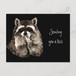 Postal Un lindo mapache con besos que envían un beso dive