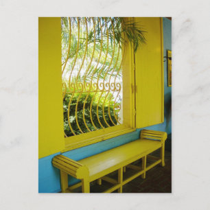 Postal Un marcado contraste de amarillo y azul