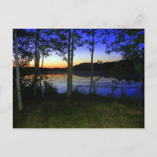 Postal Un río al atardecer