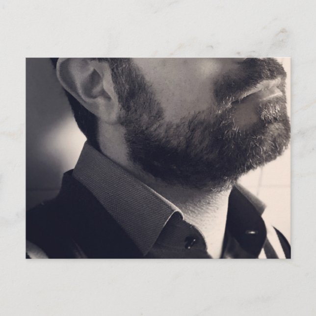 Postal Un tipo guapo con barba y boca (Anverso)