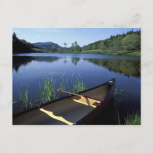 Postal Una canoa descansa en la orilla de Little Long Pon