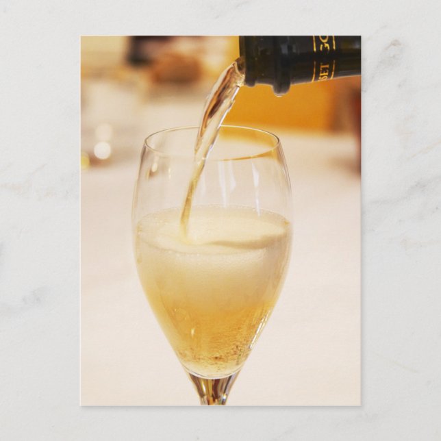 Postal Una copa de champagne siendo llenada con Gosset (Anverso)