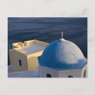 Postal Una iglesia ortodoxa cerca del mar, Oia Santorini