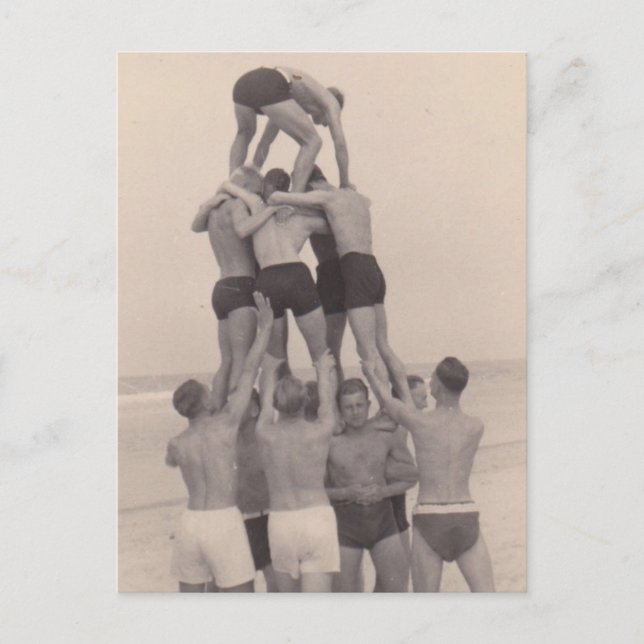 Postal Una montaña de hombres (Anverso)