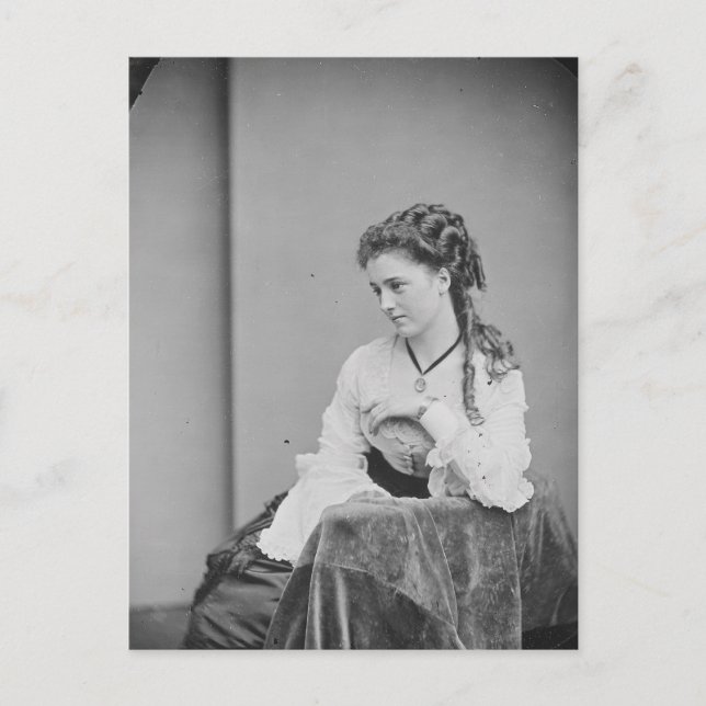 Postal Una mujer desconocida y bella de la era de la guer (Anverso)