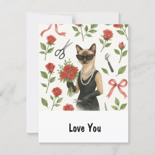 Postal Una mujer gata vestida de negro sostiene rosas roj