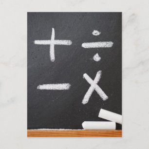 Postal Una pizarra con símbolos matemáticos