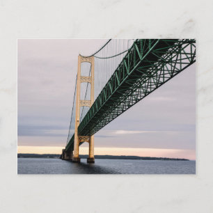 Postal Una vista del puente de Mackinac desde el lago Mic
